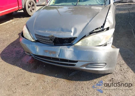2004 Toyota Camry Le V6 from USA, damaged, VIN 4T1BF30KX4U570740